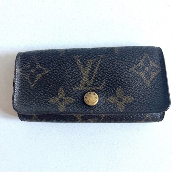 LOUIS VUITTON 2004 Vintage Monogram Key Holder - Picture 2 of 9